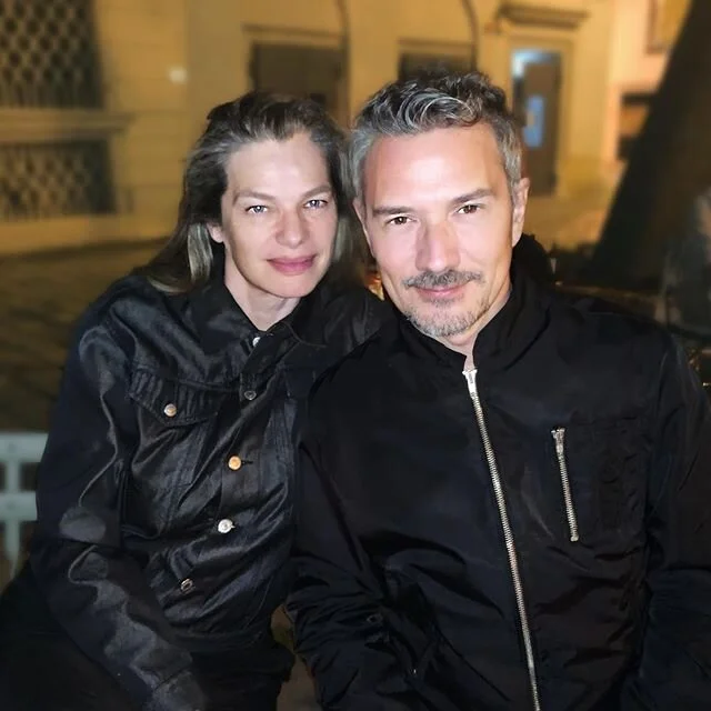 Spending an evening with one of the most amazing woman i have the pleasure to know since my teenage days and feeling blessed to have her as a lifelong friend ❤️ Both in pristine vintage Helmut @h_lang_  jackets of course 🖤 #friendship 📷 @amnelia #h