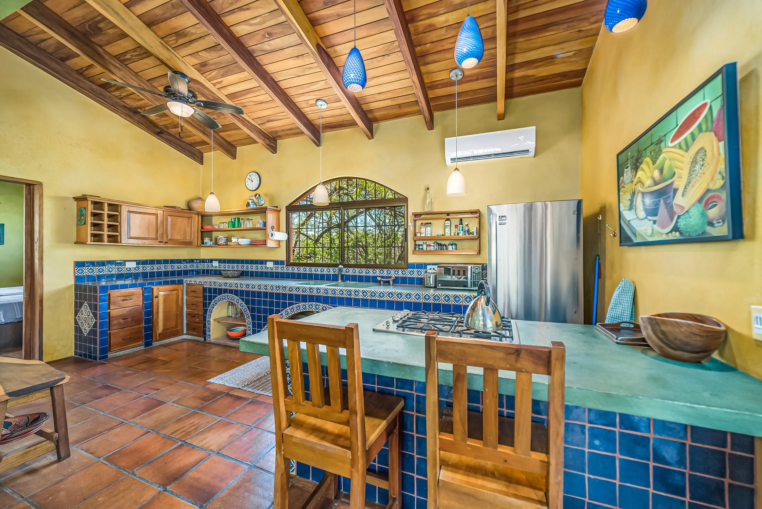 Kitchen bar counter.jpg