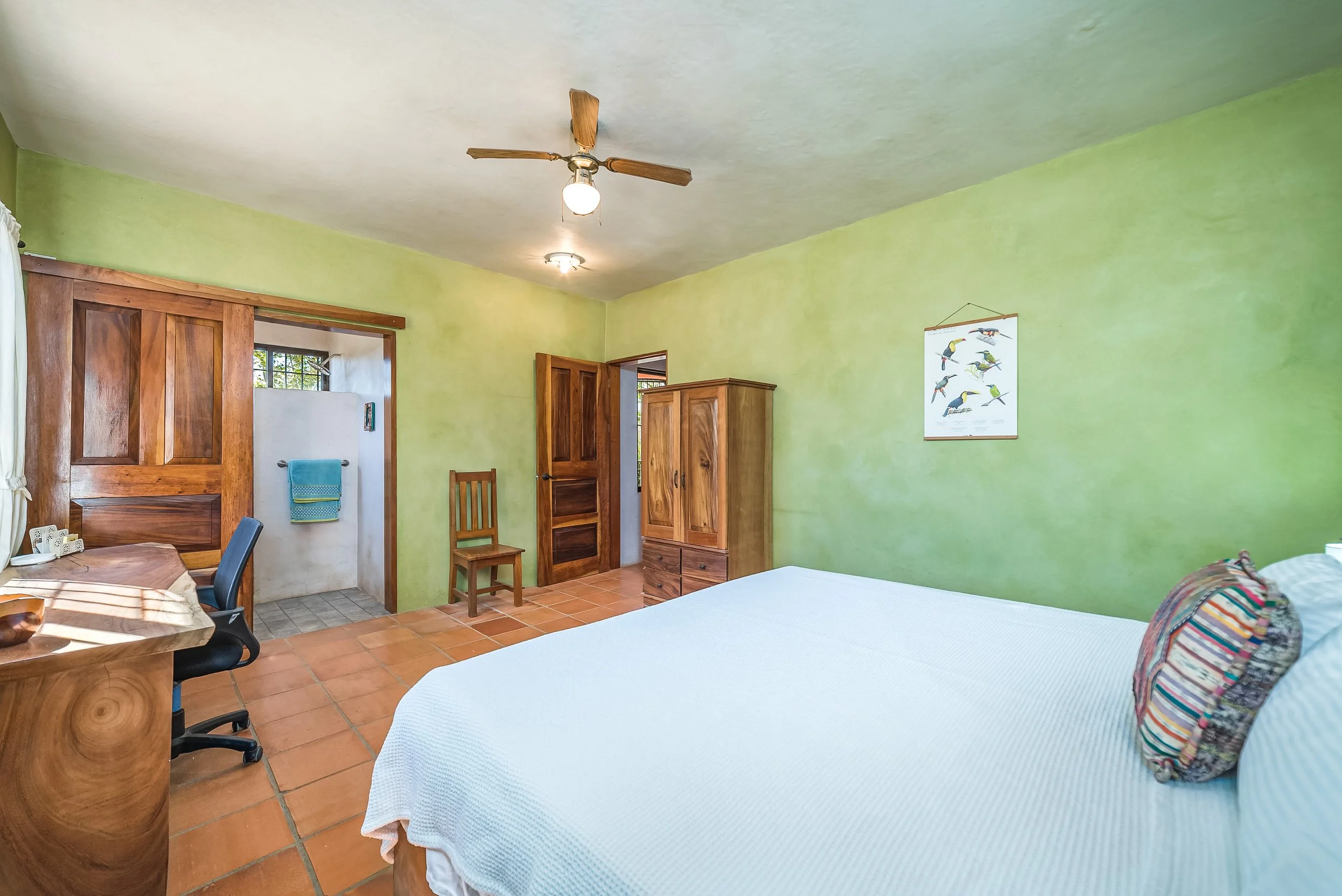 second bedroom 2.jpg