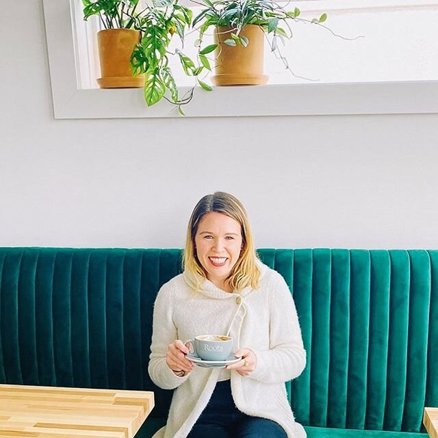 🥂 Cheers to a coffee ☕️ date with my friend @julesj__ !!! I took this iPhone 📲 photo of her &amp; we talked about God, color branding and plans for 2020 🗒!!!! I&rsquo;d love to meet up with you for coffee or lunch 🥗. Tomorrow I have plans with my