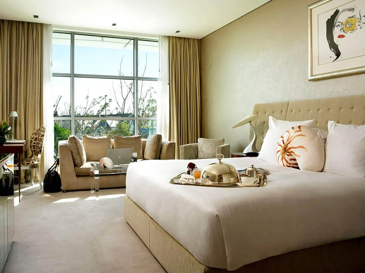 deluxe-rooms3.jpg