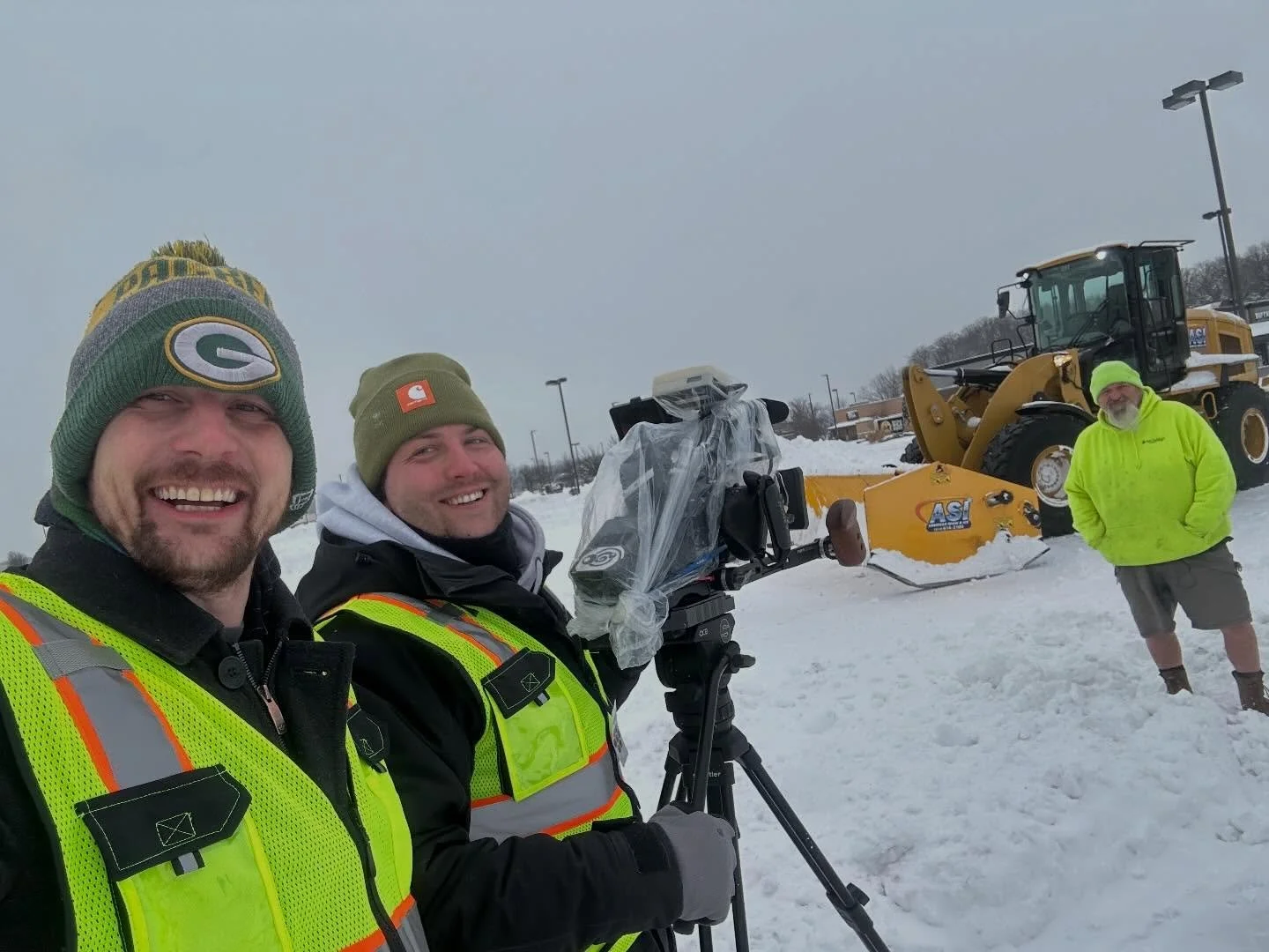 Stormchasin&rsquo; ❄️ 🎥 

It was freezing out, but that didn&rsquo;t stop us from having a great time filming in St. Louis during the last snow storm. We were honored to get to film an episode of season 2 of Storm Chasin&rsquo; - a new show that fol
