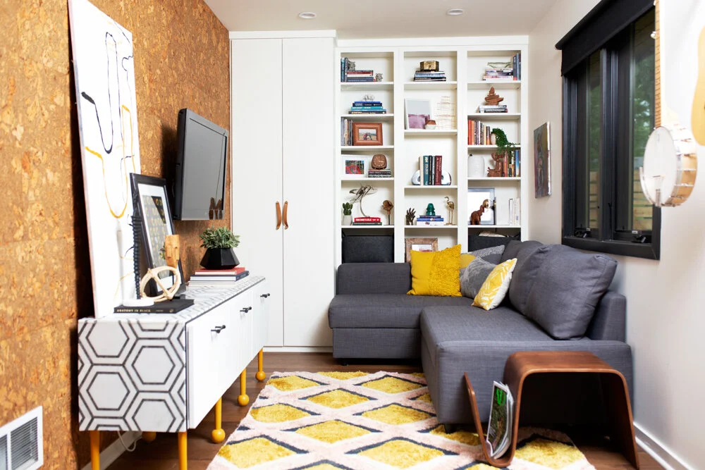 41.tvroom.pulloutcouch.corkwall.grandrapids.jpg