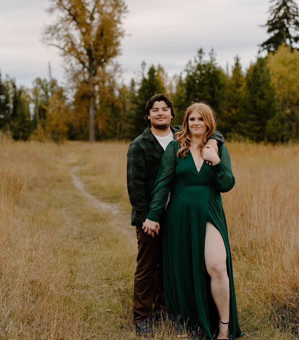 The gorgeous Emily and her beau photographed by Jen @wildflower.photoandfilm . 

Thank you Em for being our gorgeous Bridal model in yesterday's class @facetofacemakeupstudios we all adored your awesome vibes and ginger tendrils 😊 So excited to do t