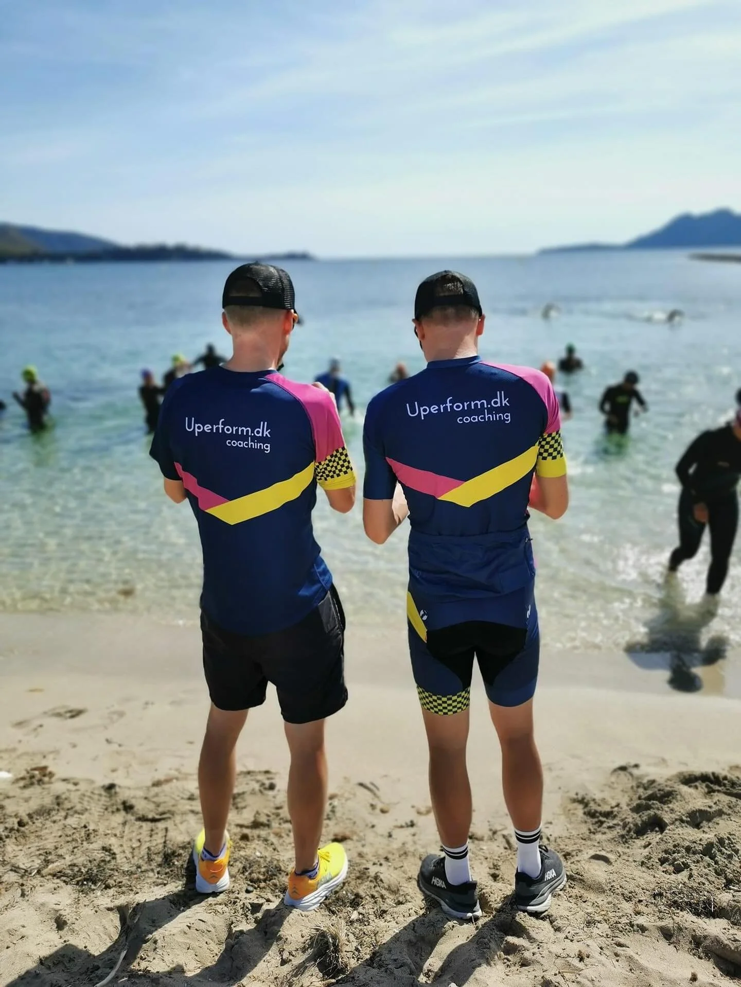 Vigtigheden af flere perspektiver!!!
For os i Uperform er det vigtigt at f&aring; flere perspektiver ind i vores tr&aelig;ning og vejledning af atleter.
Derfor er det ogs&aring; vigtigt med flere tr&aelig;nere, inspiration udefra og t&aelig;t dialog 
