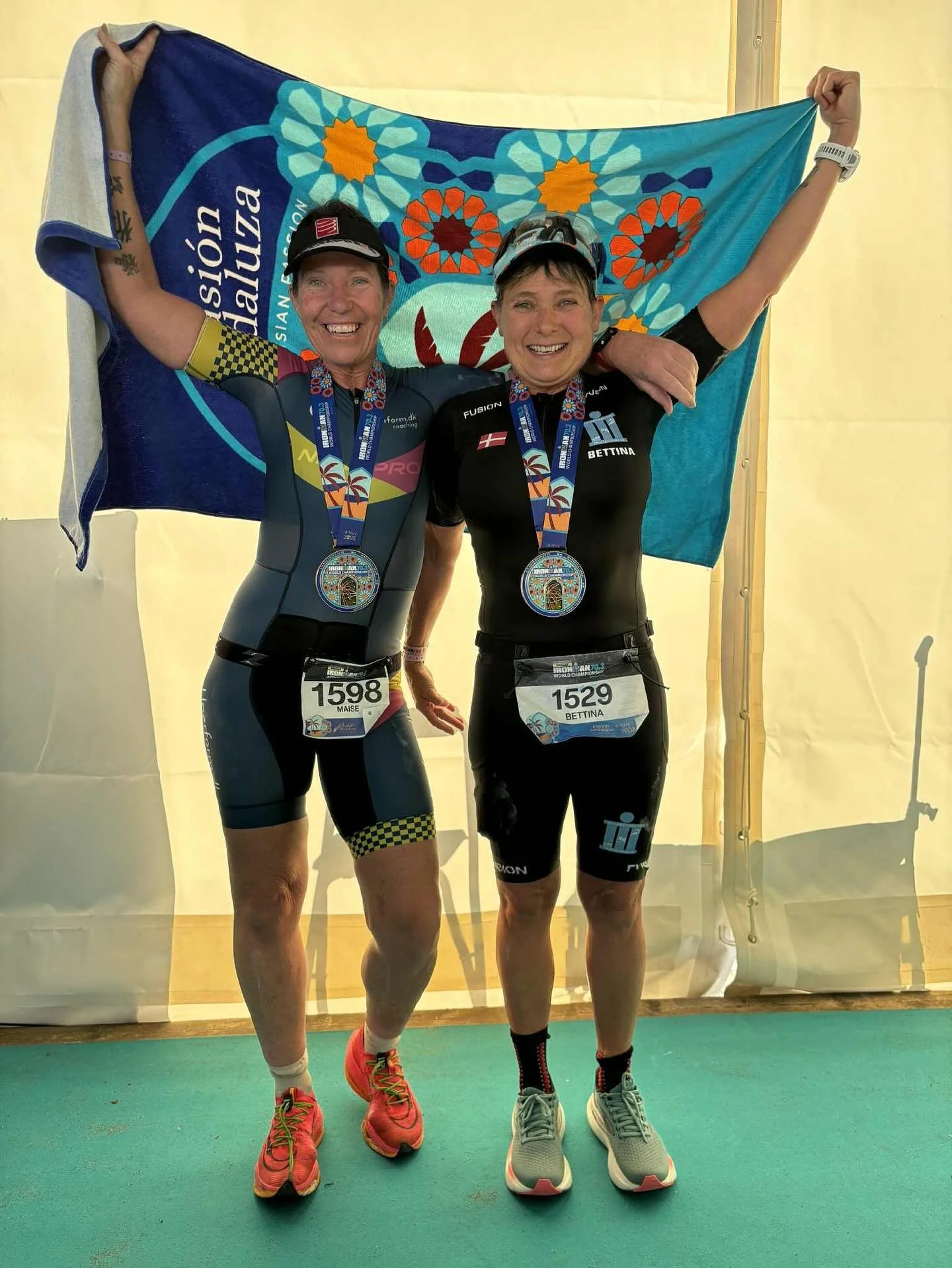 IRONMAN 70.3 World Championship!!!
2 fantastiske dage med MEGA flotte pr&aelig;stationer af 6 Uperform atleter🔥🔥🔥 Hold k&aelig;ft vi er stolte af jer🫶🏻

#uperformcoaching #uperformathlete #uperformdk