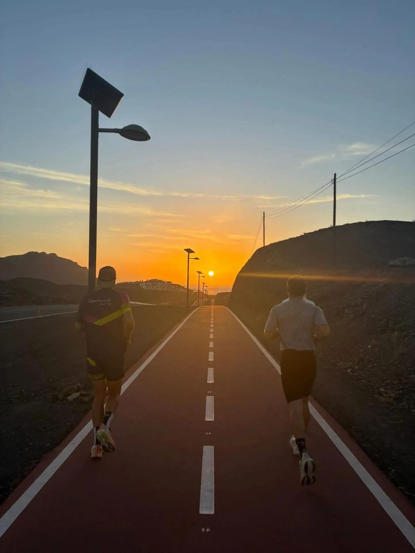 L&oslash;ber mod solopgangen!!
Vintertr&aelig;ningen kan v&aelig;re h&aring;rd men den betaler sig n&aring;r for&aring;ret kommer🌟

#uperformcoaching #uperformdk #uperformathlete