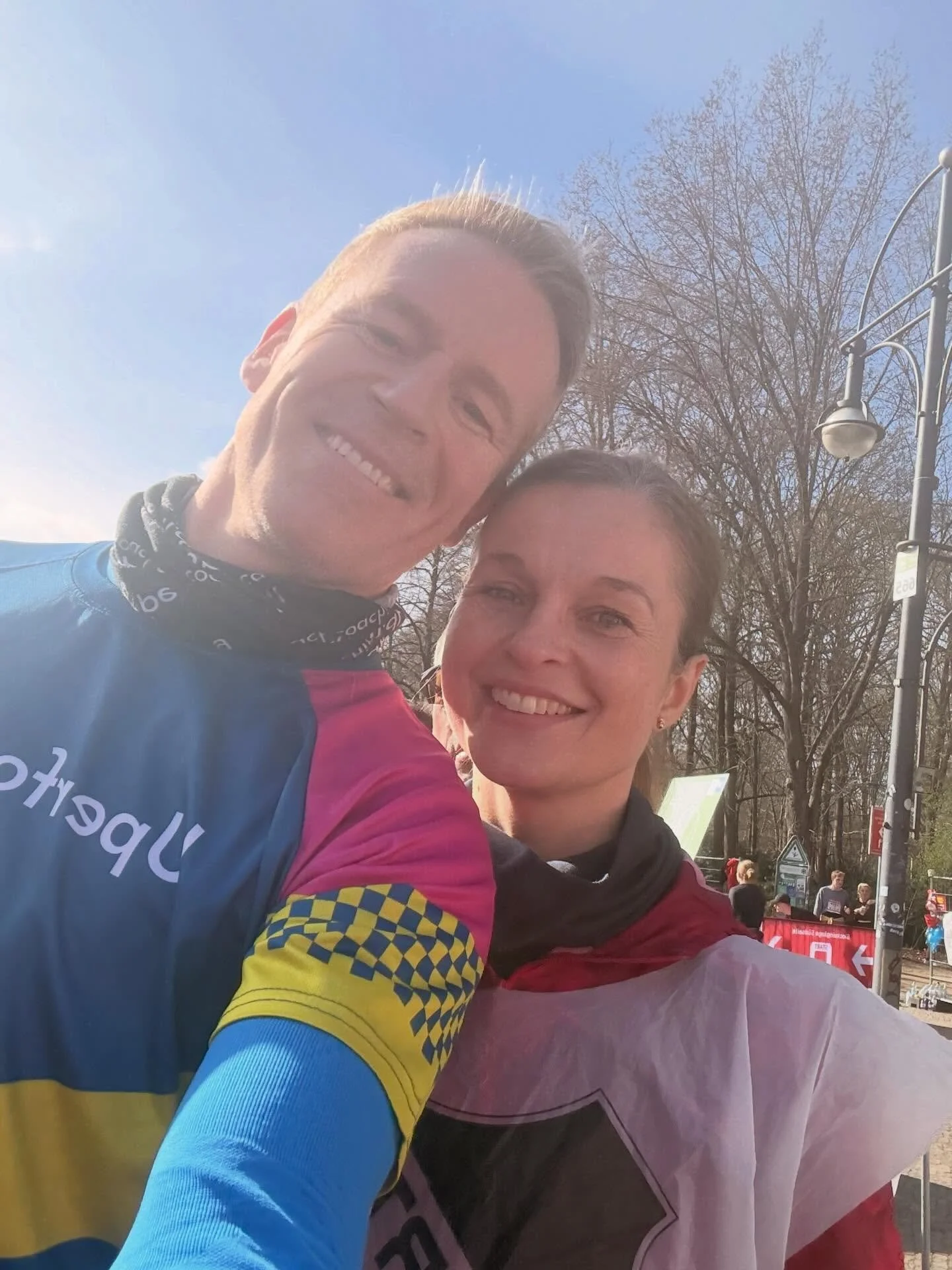 Berlin Half og Uperform stiller 6 st&aelig;rke atleter p&aring; startstregen!!

Dejligt at m&aelig;rke hvordan race s&aelig;sonen for alvor er i gang!! Pragh i g&aring;r, Berlin i dag og nu k&oslash;re det bare de n&aelig;ste mange weekender🤩

#uper