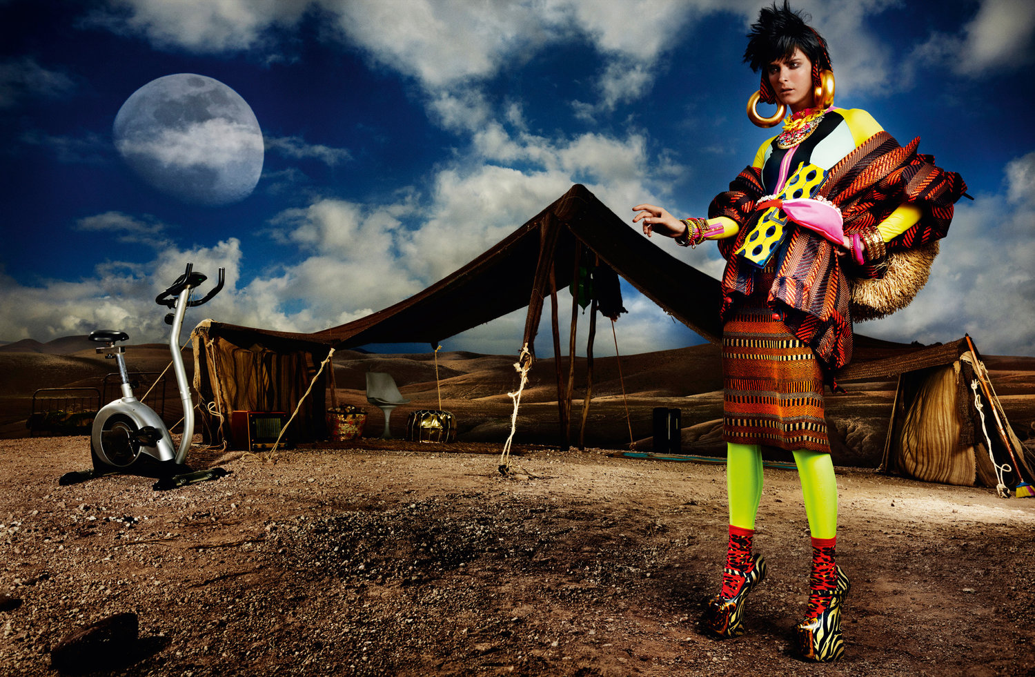 Carmen Kass is a “High Plains Drifter” in Vogue Uk by Mario Testino