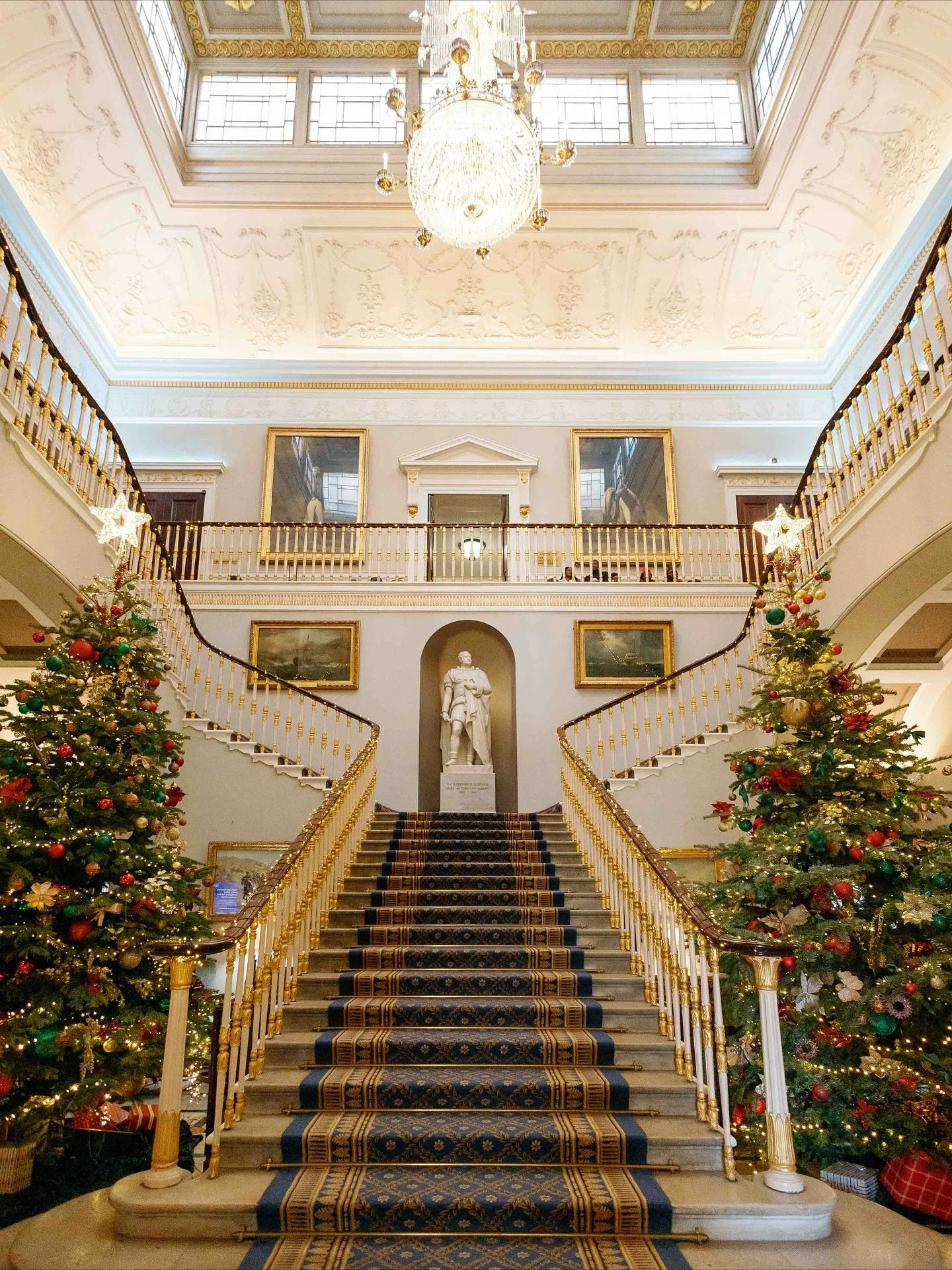 Christmas&hellip; but make it Pall Mall. ✨🎄

The countdown is on &mdash; just 25 days until Christmas party season begins! We still have a few peak dates available, so whether you&rsquo;re planning an elegant festive lunch or a late-night celebratio