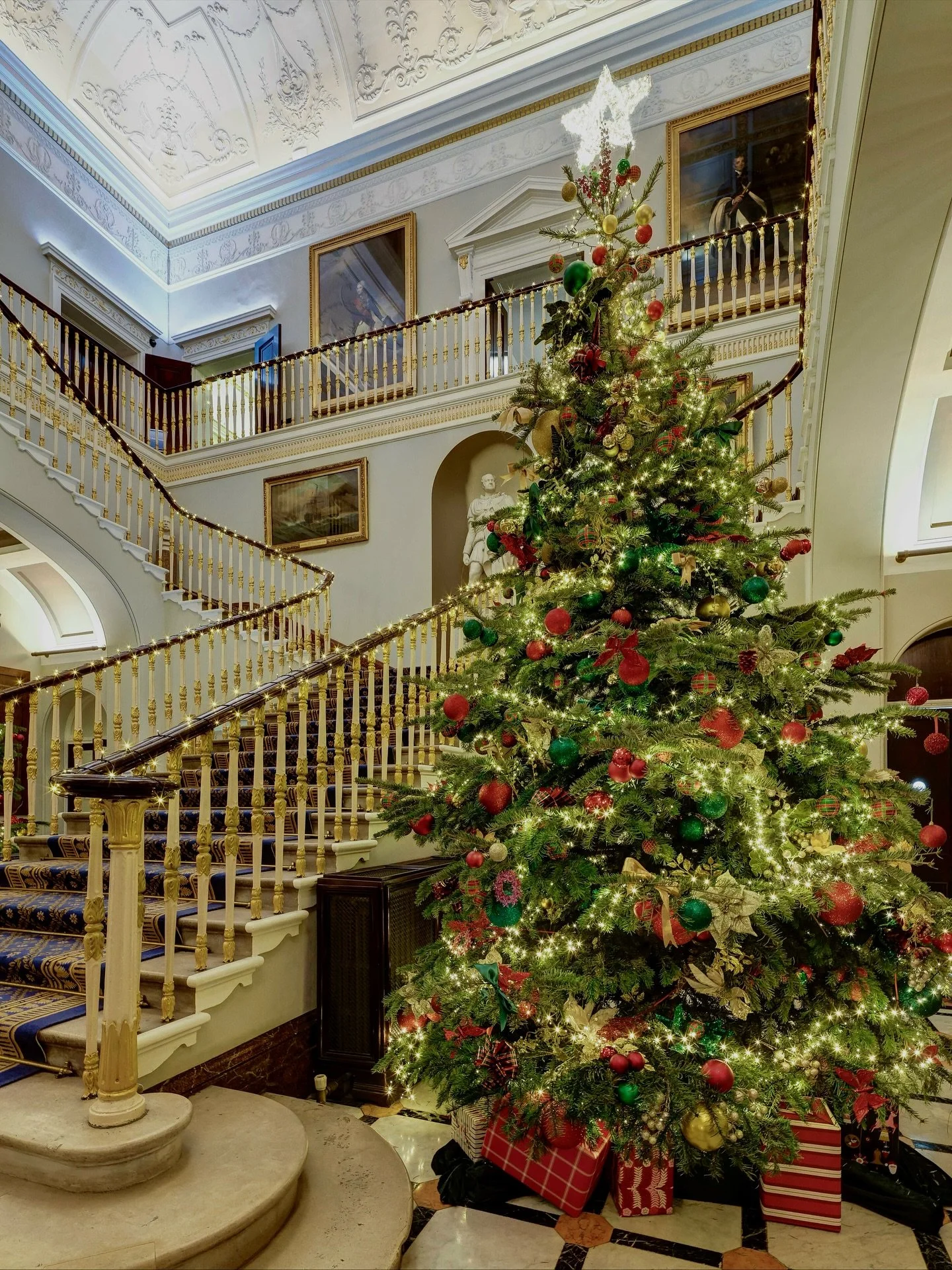 Once again this festive season, 116 Pall Mall is inviting our community to come together and share the true spirit of Christmas. ✨

Between 1&ndash;12 December, we&rsquo;ll be collecting gifts in support of Great Ormond Street Hospital and Only a Pav