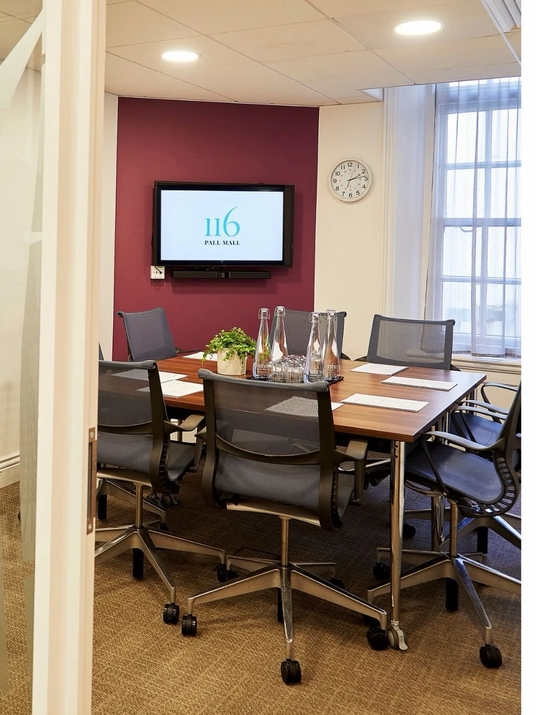Have a last minute meeting coming up? ✨

Our third floor offers a versatile, collaborative setting for groups of 5&ndash;32, with six modern meeting rooms equipped with the latest audio-visual technology.

📅 Special Offer: 40% off room hire from 30t