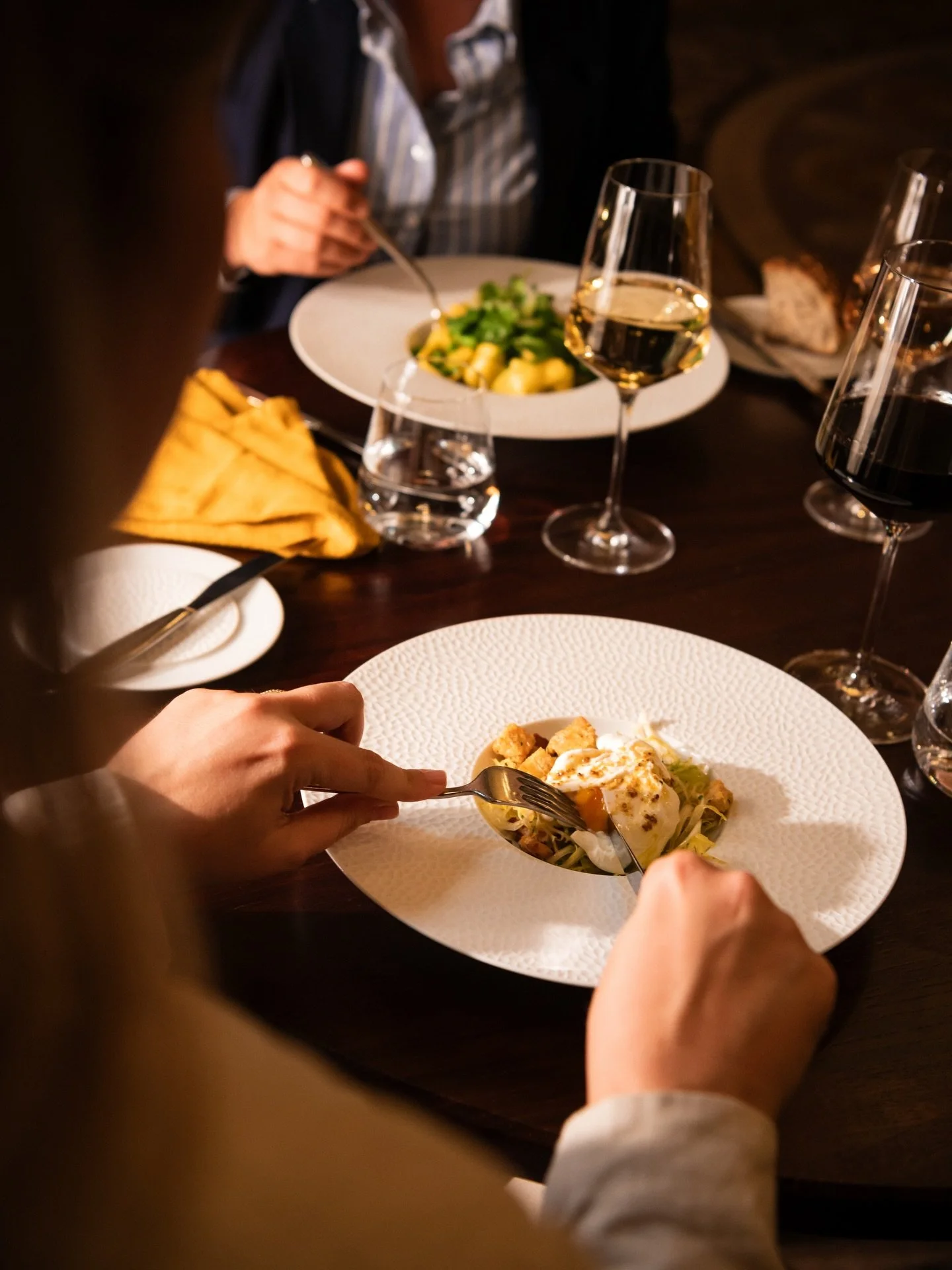 A midday pause at The Brasserie by @searcyslondon 

Whether you are slipping away between meetings or simply nearby and craving somewhere iconic. 

Enjoy our set lunch:
2 courses - &pound;28
3 courses - &pound;35 

Looking to elevate it? Add our wine