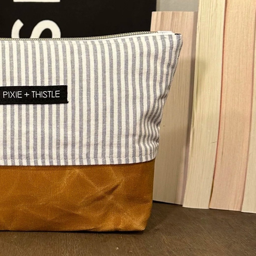 Oxford Stripe / Fat Bottom Zip