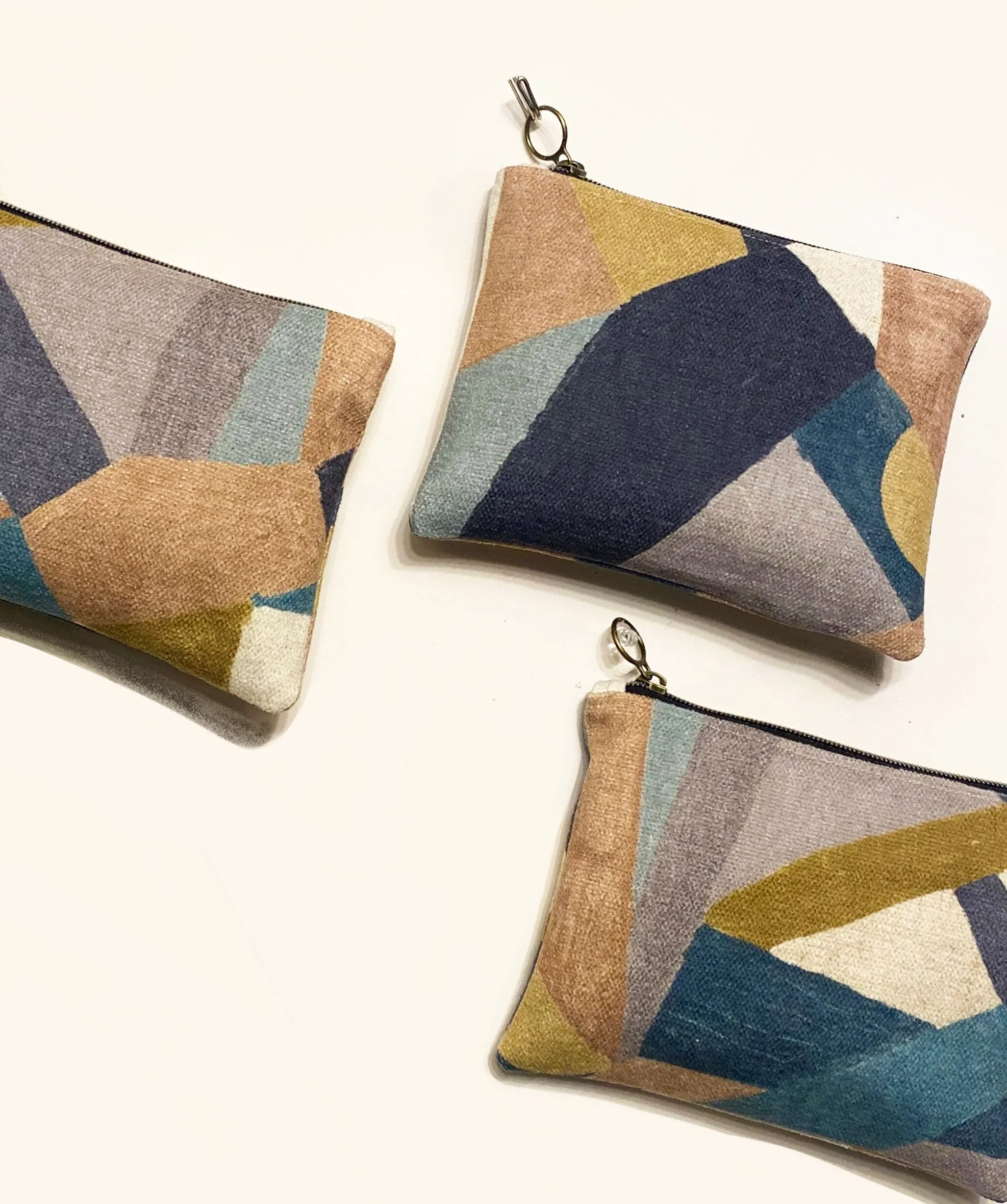 AFE96B1A-B892-4C13-9400-4A19B1F615A2