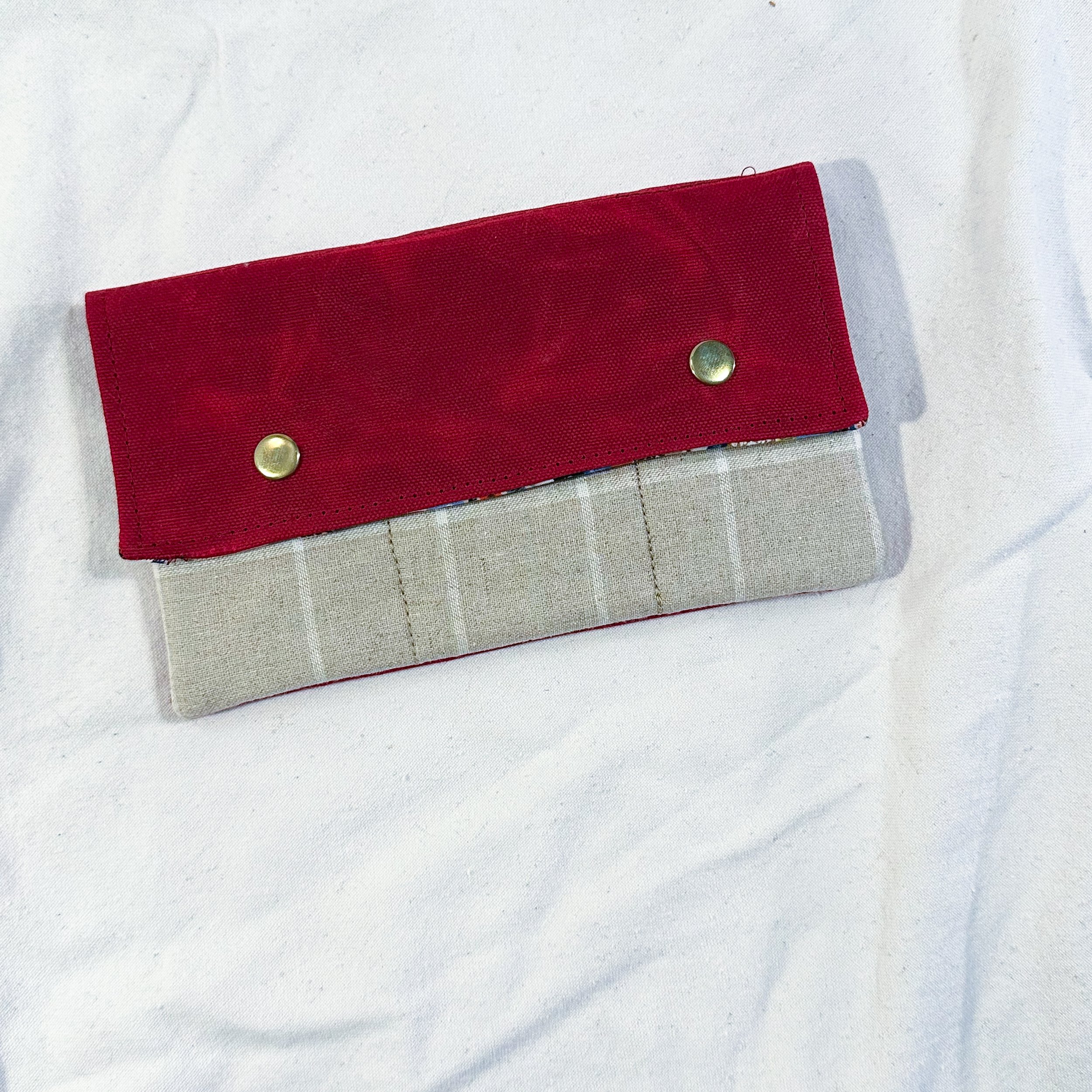 Bookish in Red / Anya Minimalist Wallet