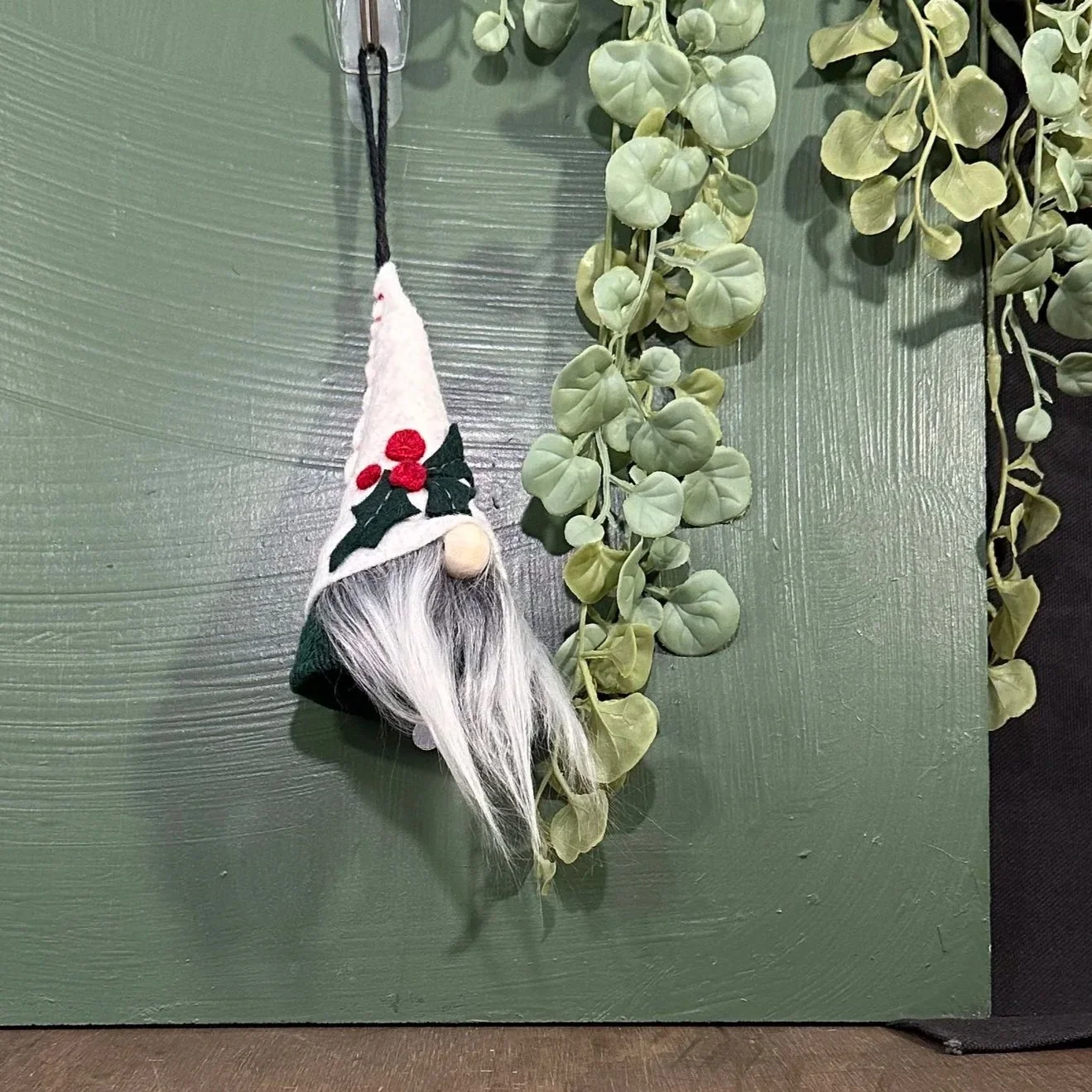 Mistletoe Mini Gnome
