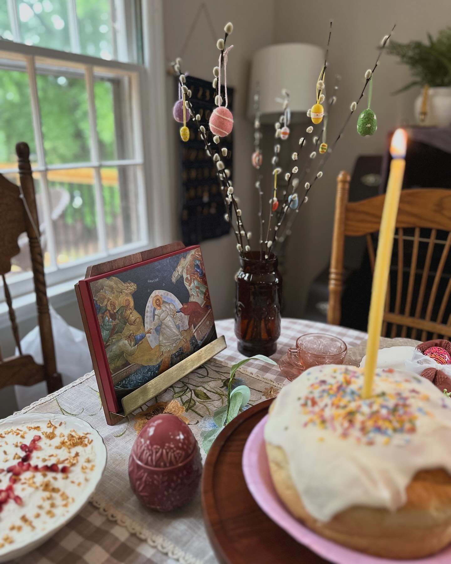 ☦️💕✨Pascha Tablescape ✨💕☦️

The Feast of Feasts, the resurrection of our Lord, is the most important day of the year!! 

It's also the only Sunday morning we wake up and get to sit down and eat breakfast (brunch?) together (Orthodox Christians typi