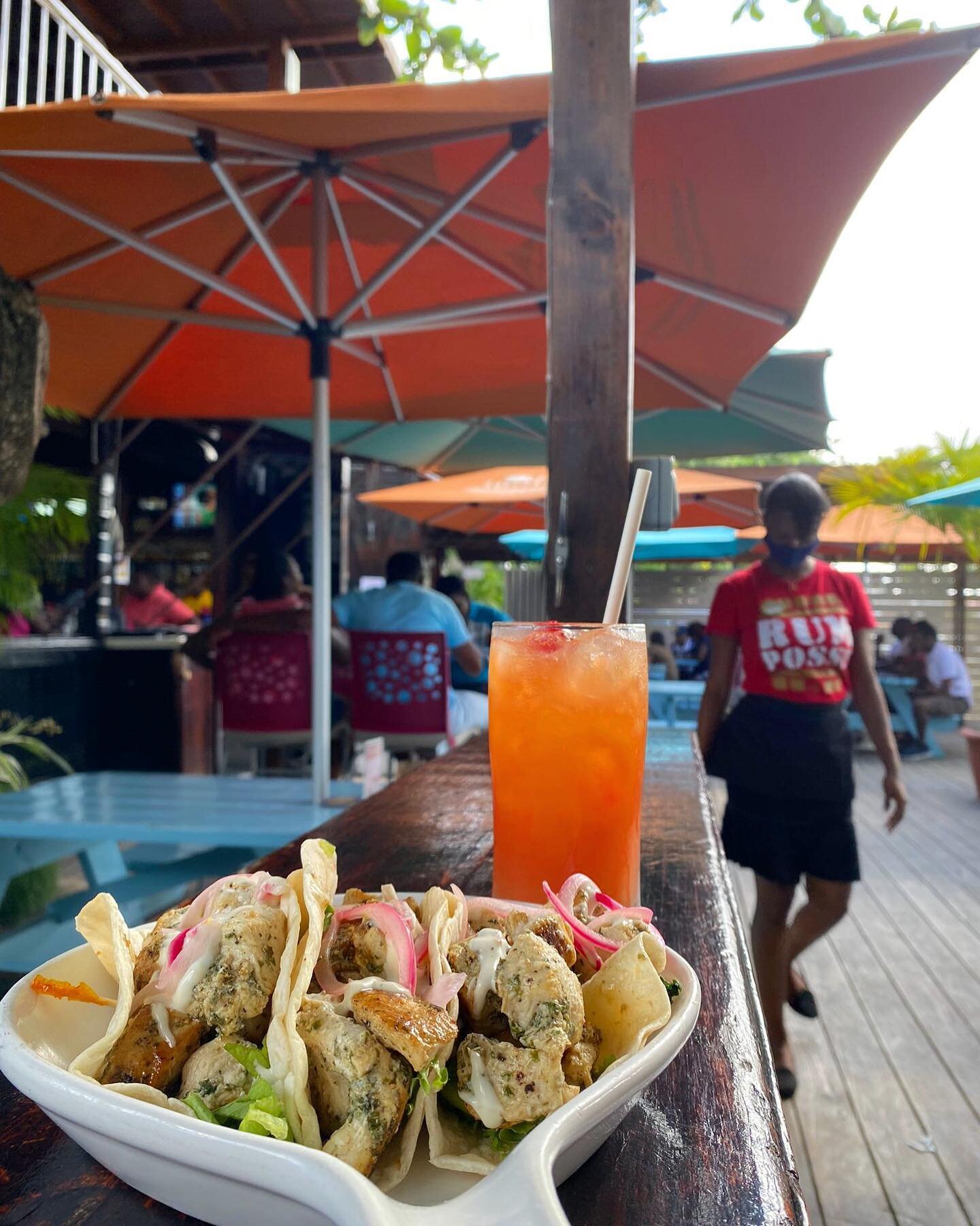 #mondays look better, beachside, under the Umbrellas 🏖 
.
Come #EatDrinkLime with us, and day of the week! ✨
.
#umbrellasbeachbar #bar #beachbar #beach #grandanse #tacos #cocktails #lunch #dinner #grenada #monday #mondaymotivation #lunchtime