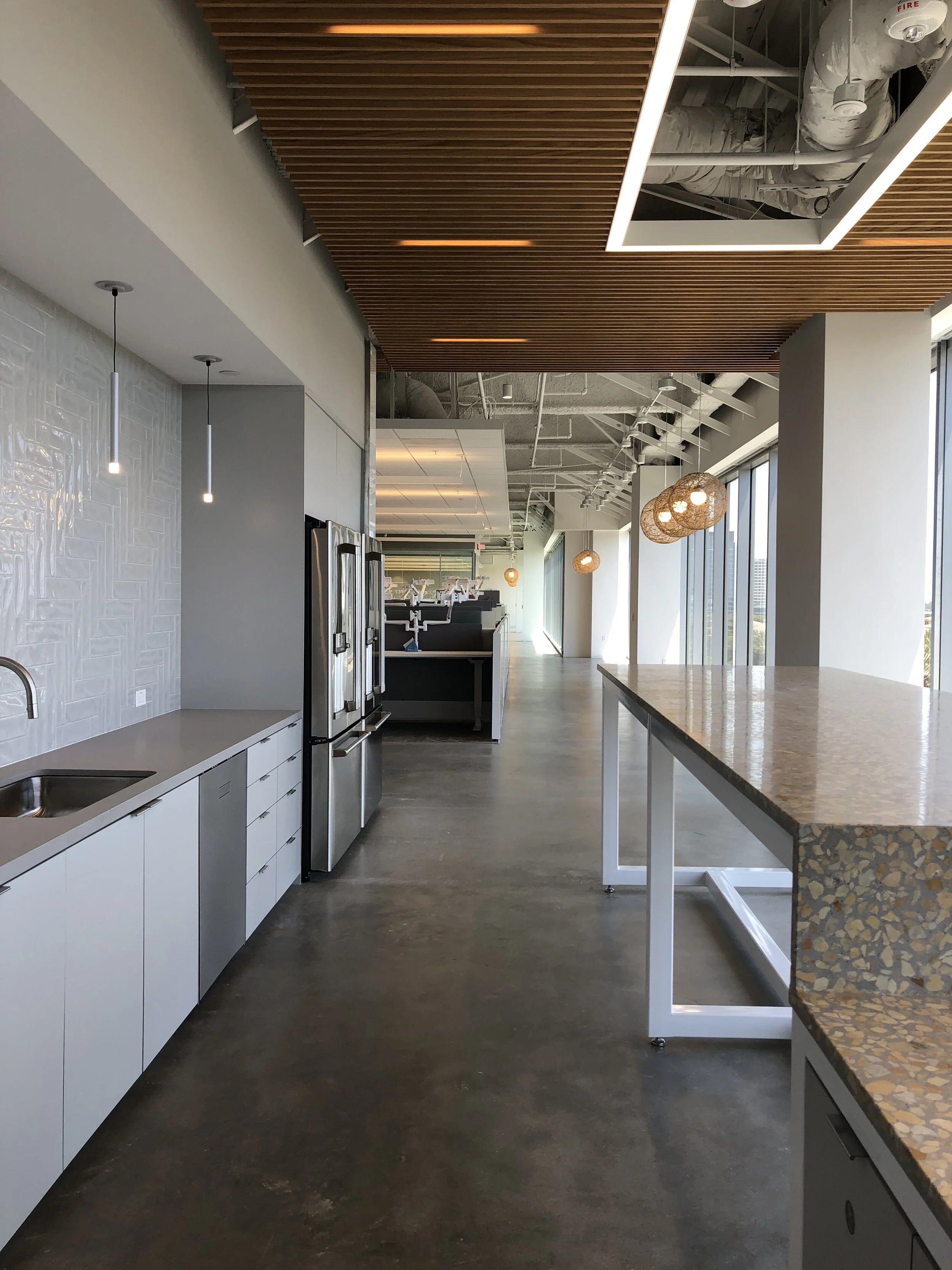  Confidential Tech Client  New tenant improvement space with various conference spaces, vendor space, and tech work lab.  Location: Irvine, California  Size: 13,000 sf  Role: BIM Coordinator, Project Architect 