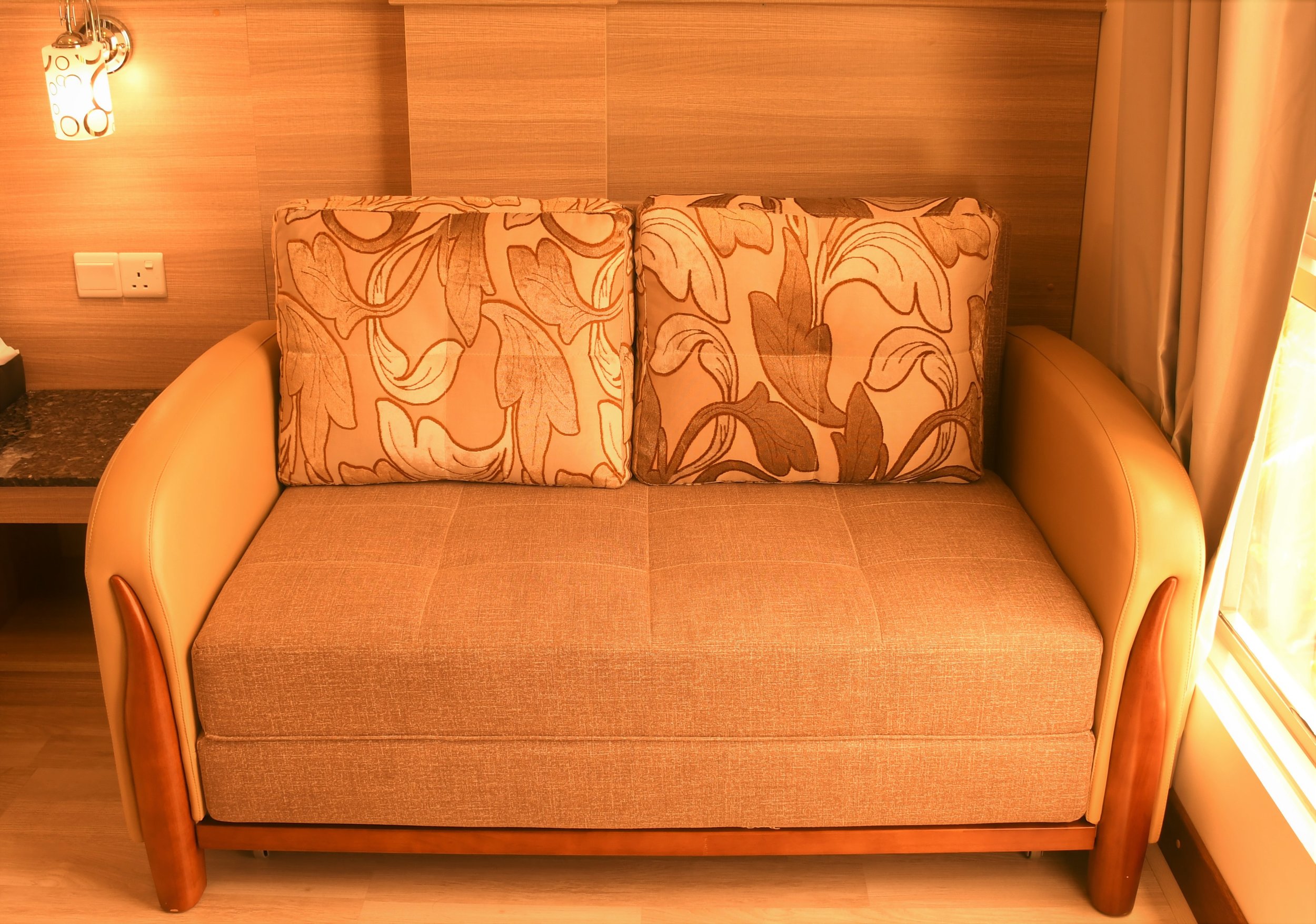 Sofa 2.jpg