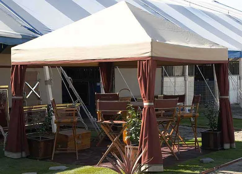 Awning-2.jpg