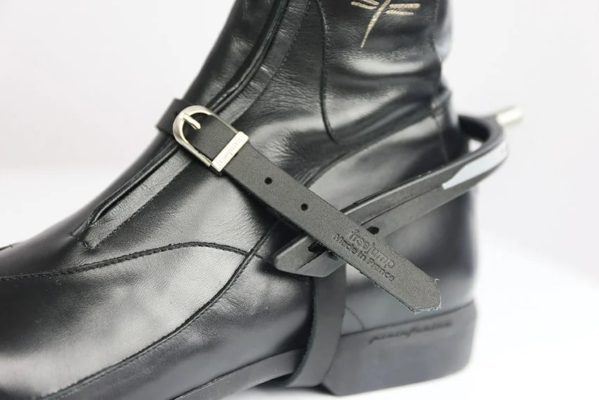 freejump-spur-straps-detail-view.jpg