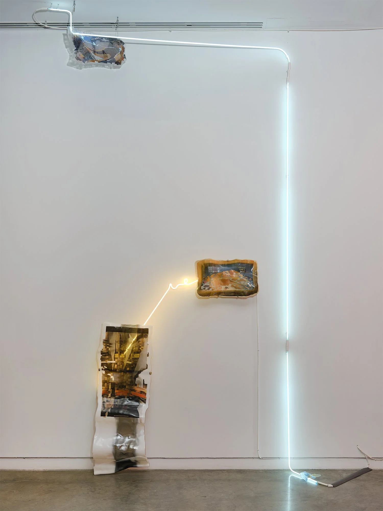 Parabolic Traces (Between Hands and Sunsets)