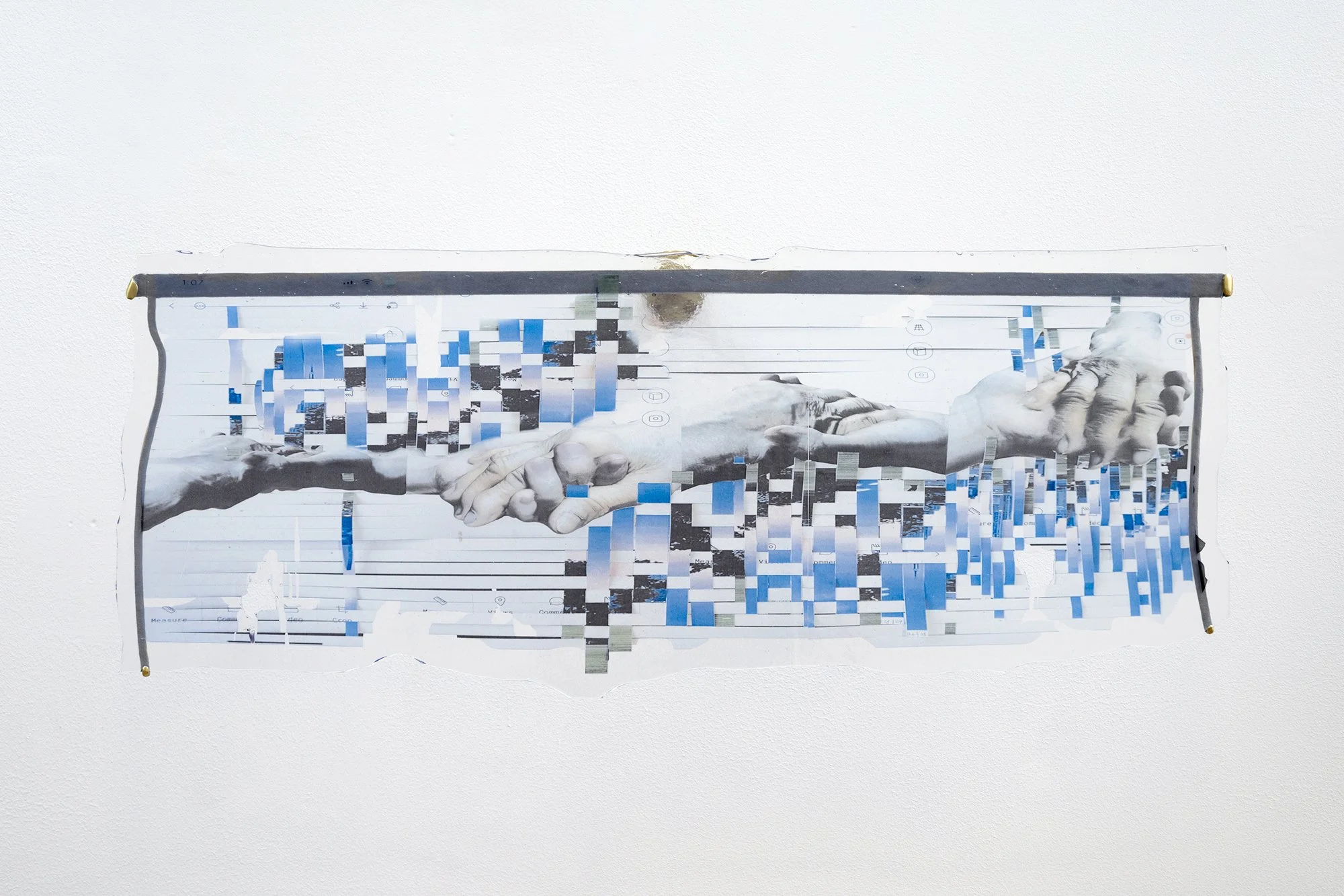 Parabolic Traces - scrolling around held hands 3D scanned I 