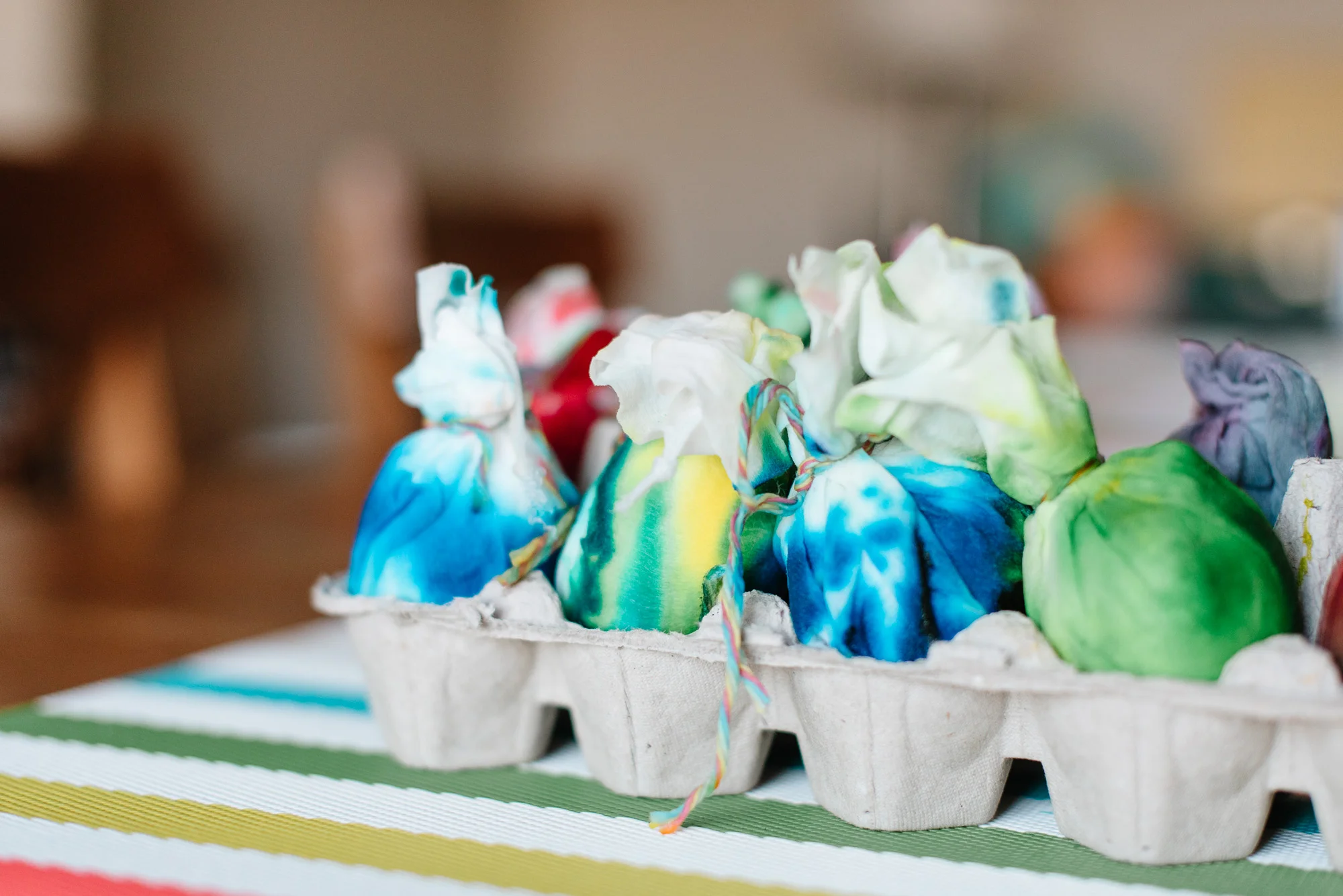sara-wilde-collective-tie-dye-easter-eggs-food-colouring-19.jpg