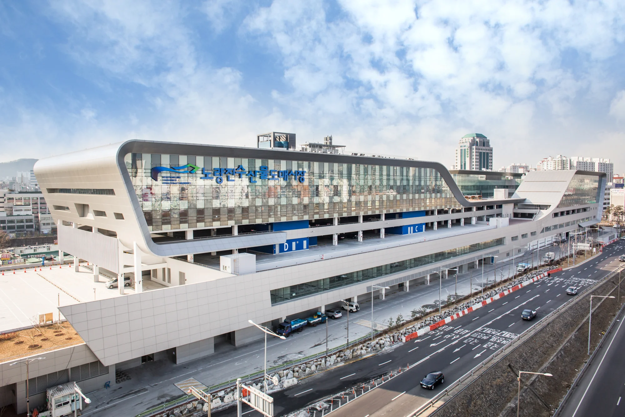 Exterior_2000-11.jpg