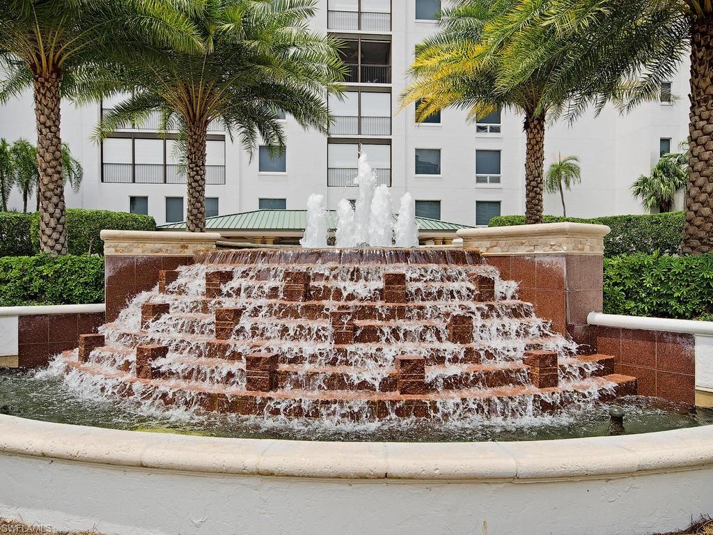 Biltmore at Bay Colony at Pelican Bay Fountain