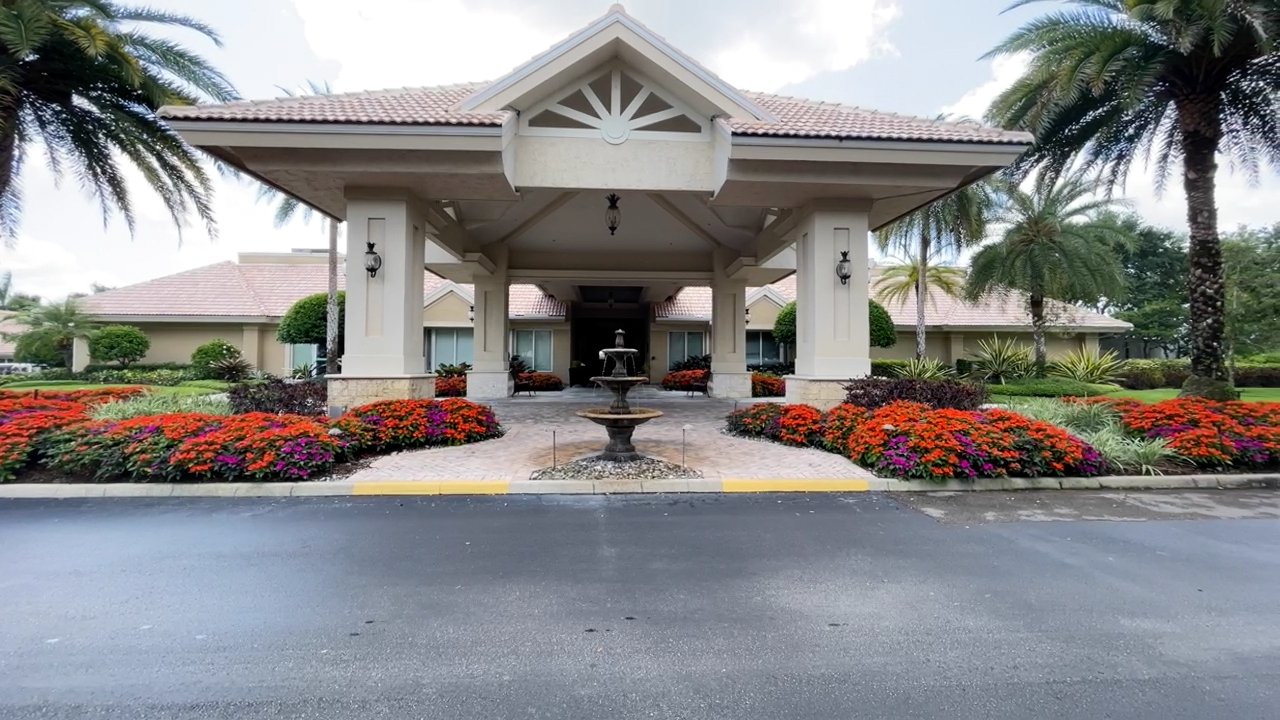 Worthington Country Club Entryway.jpeg