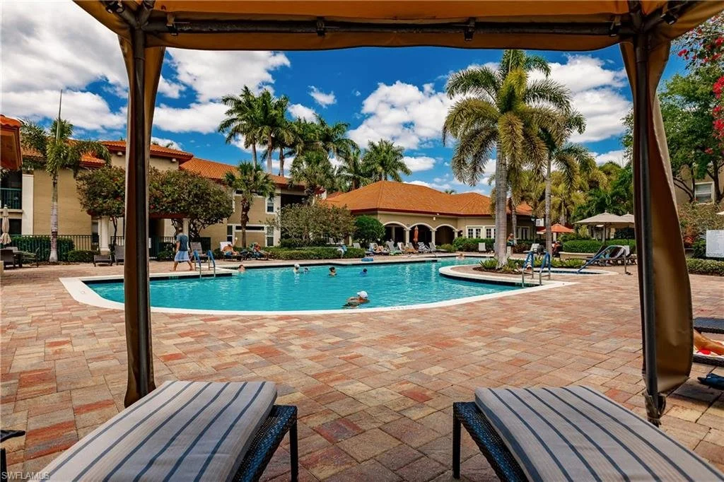 San-Mirage-Pool-Cabana.jpeg