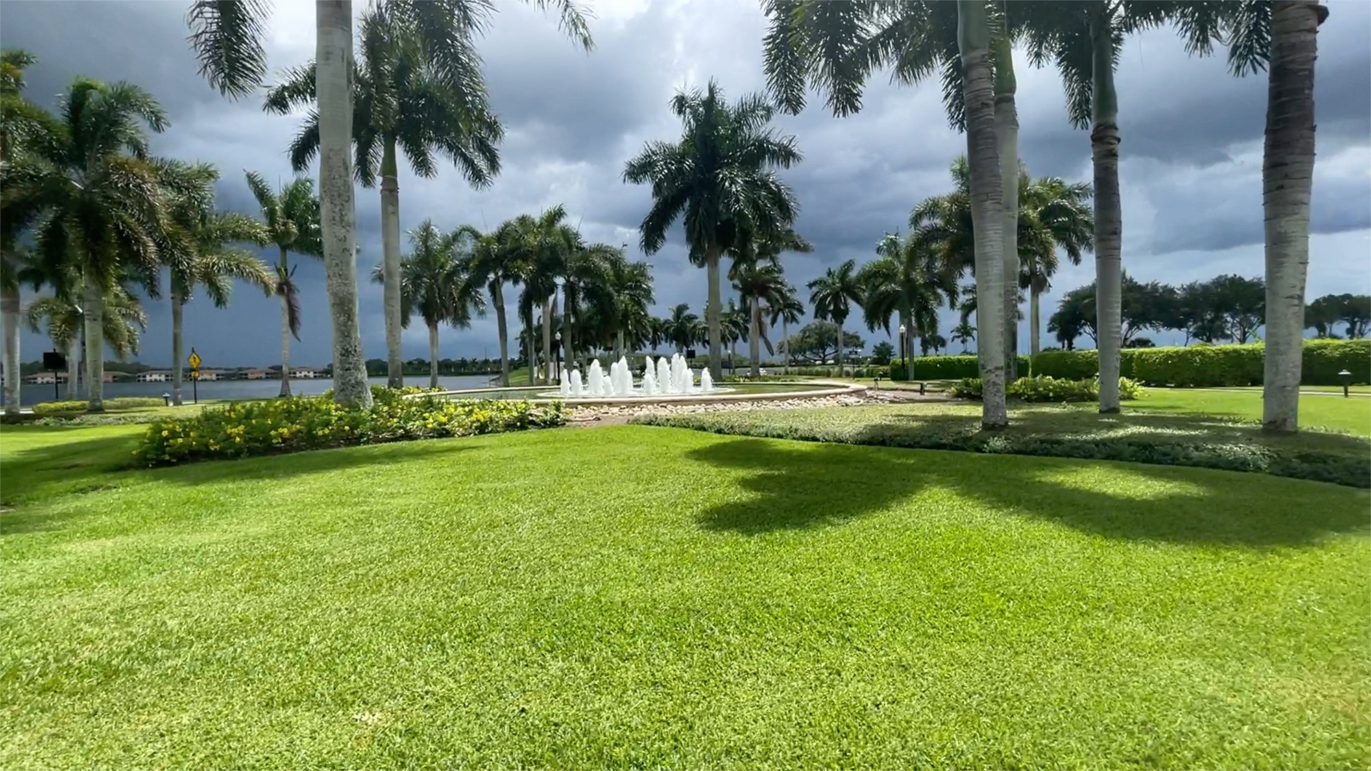 Heritage  Bay Golf and Country Club Fountain.jpeg