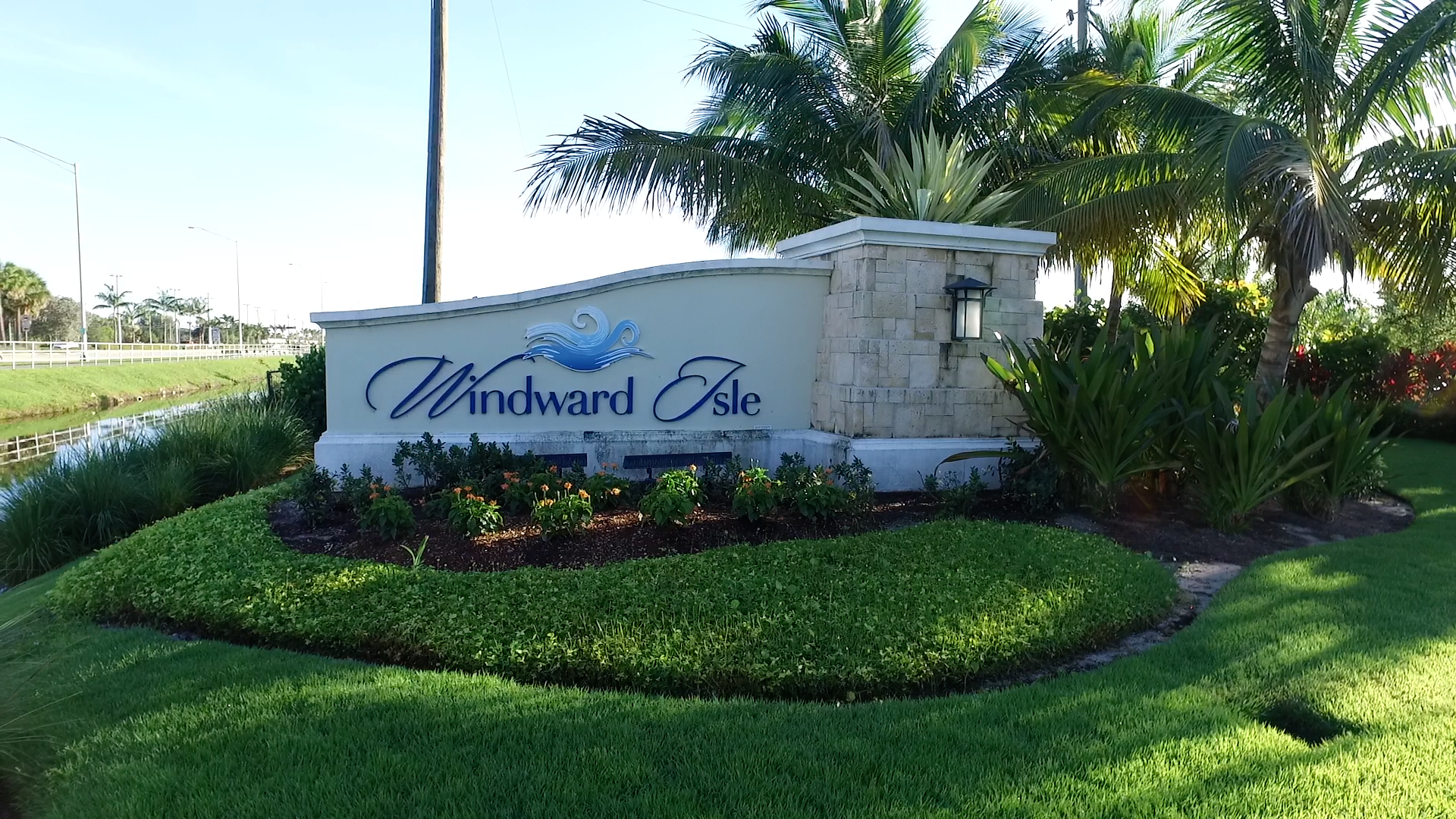 Windward Isle North Naples.png