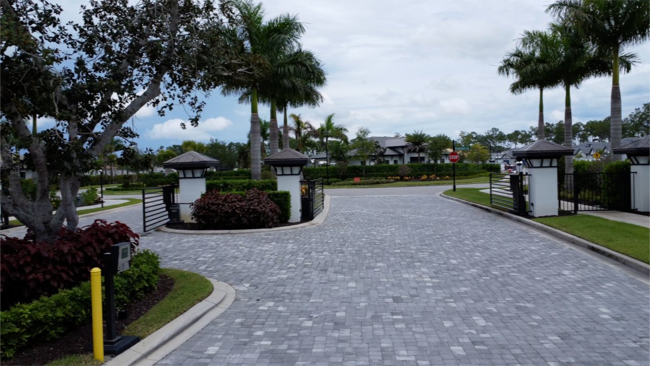 Abaco Pointe Naples Gated Entry.jpeg
