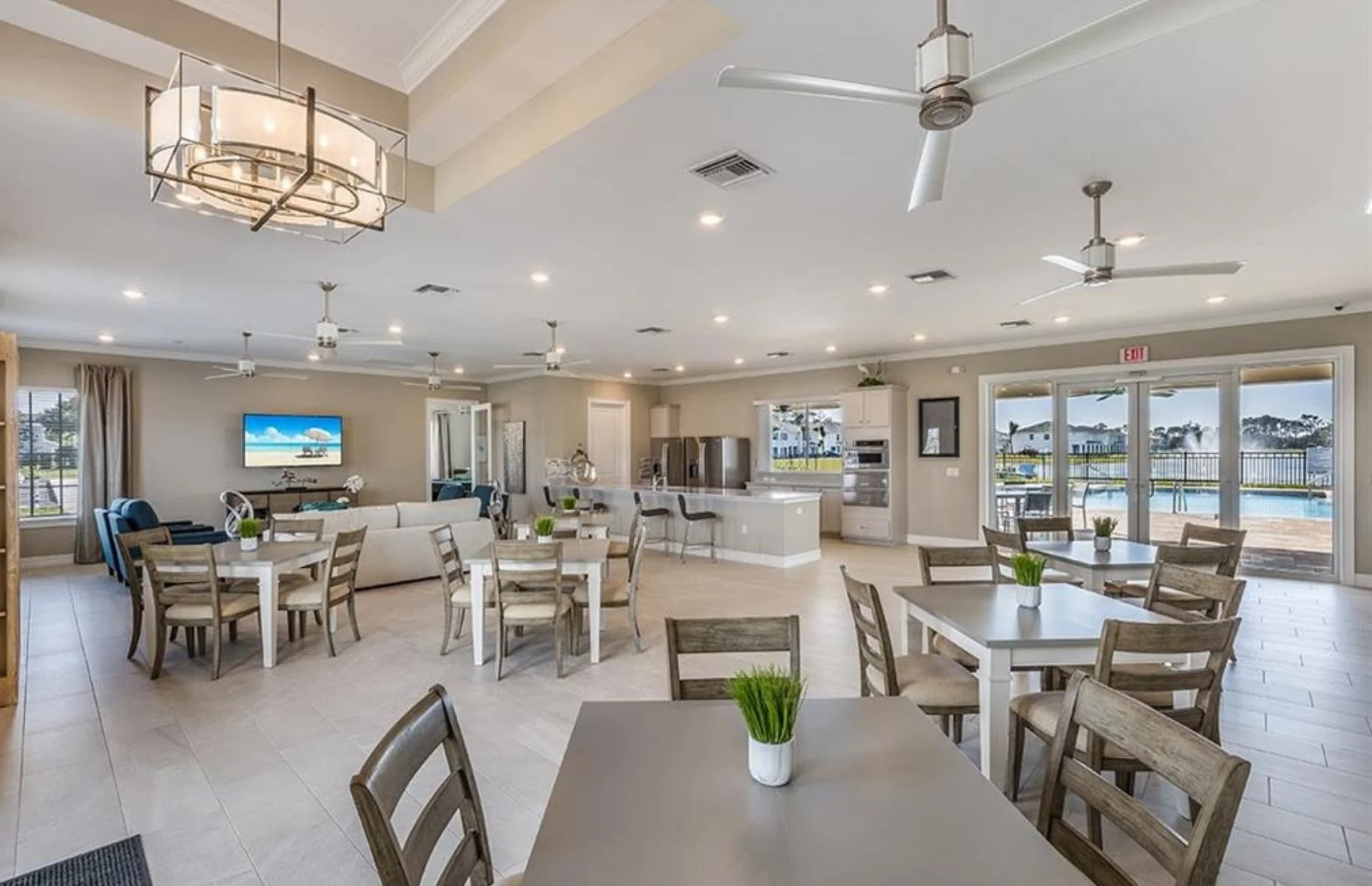 Meadowood Naples Clubhouse Gathering Room.jpeg