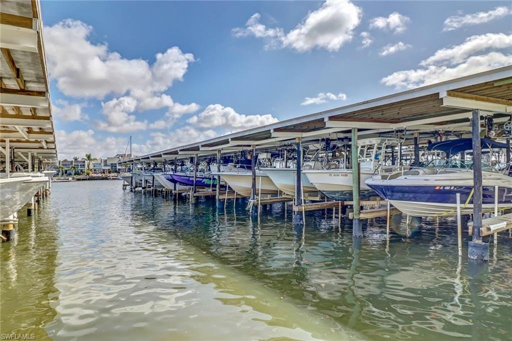 Marina Manor Boat Slips.jpeg