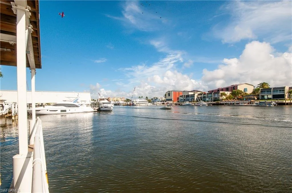 Marina Manor Naples Bay.jpeg