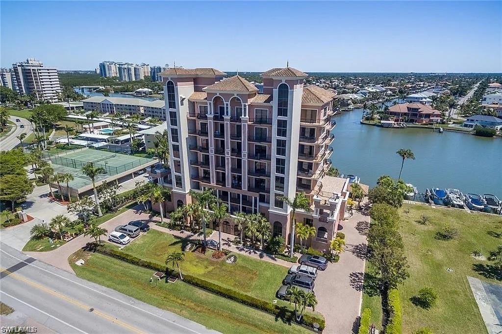 VANDERBILT BEACHCOMBER at Vanderbilt Beach Naples Florida.jpeg
