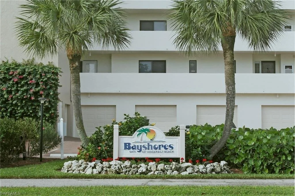 Bayshores at Vanderbilt Beach Sign.jpeg