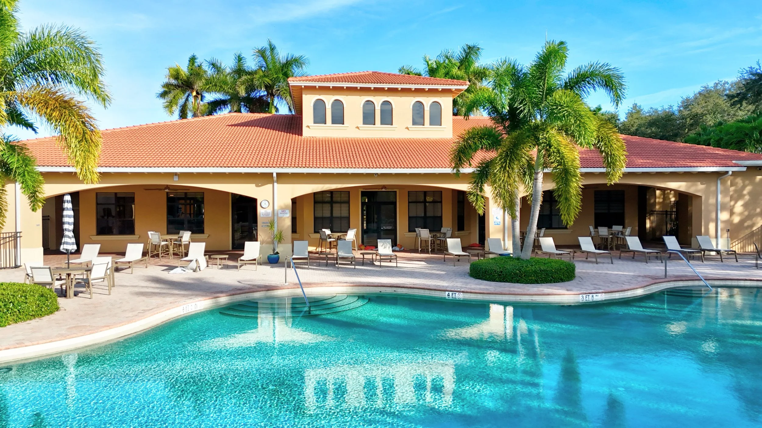 Valencia Country Club Pool.jpg