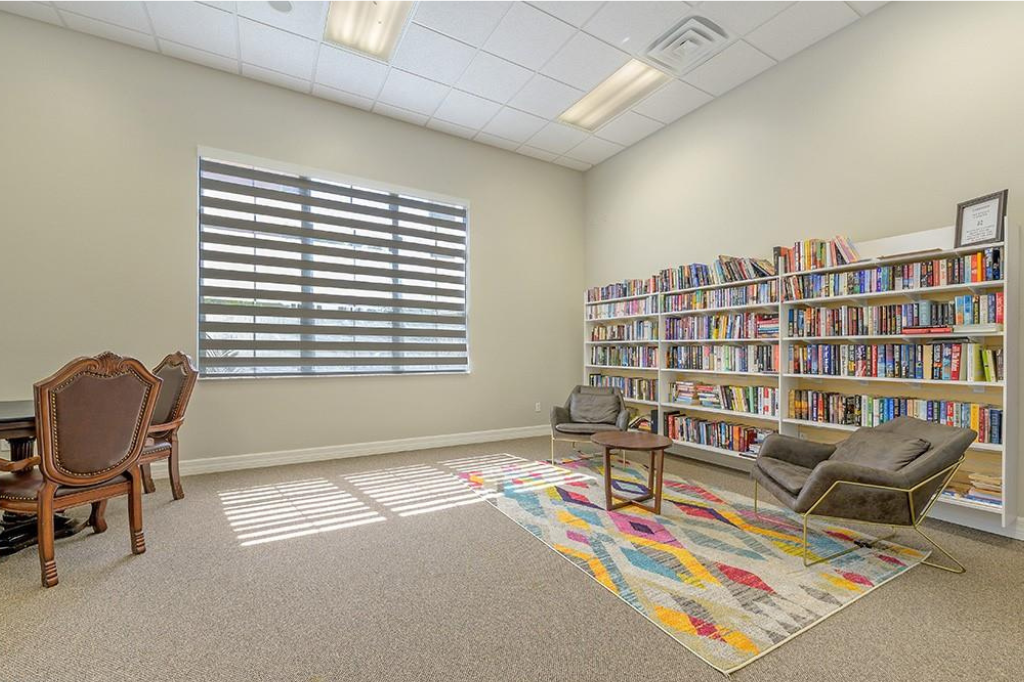 Valencia Country Club Clubhouse Library.png