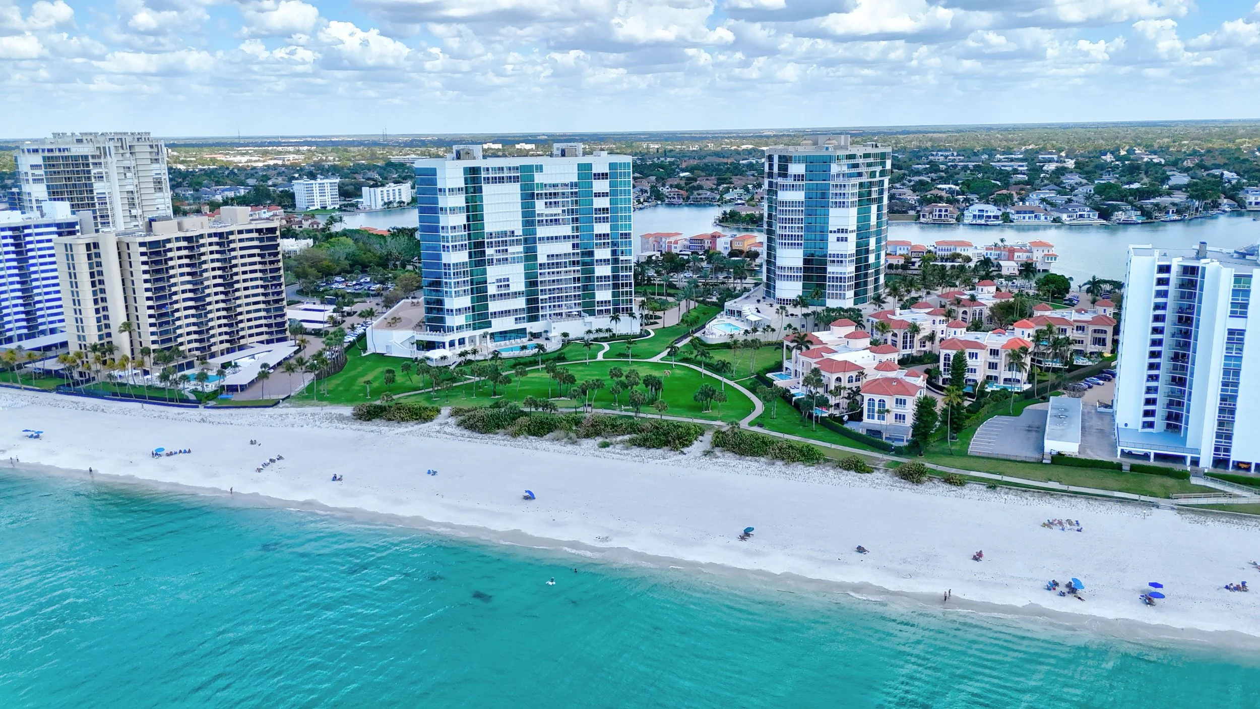 Le Ciel Park Tower and Le Ciel Venetian Tower in Club _Le Ciel and the Gulf.jpg