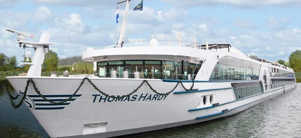 Riviera Travel MS Thomas Hardy.jpg