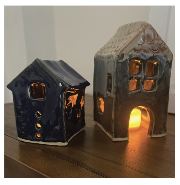 CERAMIC TEA LIGHT HOUSE class two