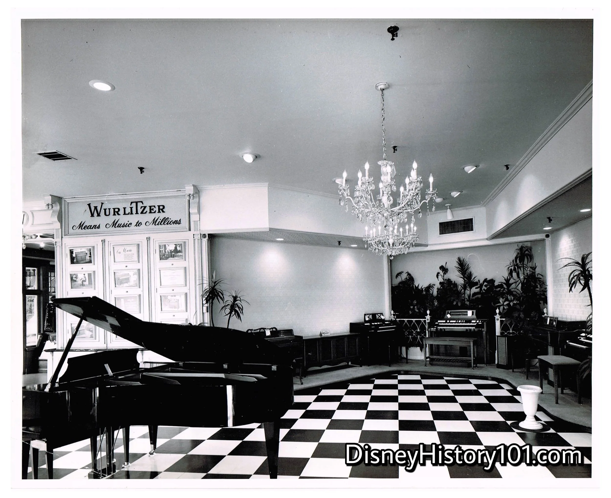WURLITZER MUSIC HALL SHOWROOM