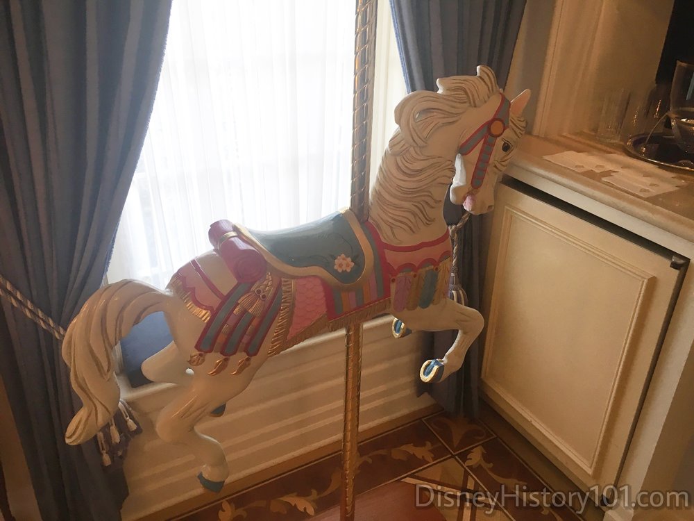  This half-size carousel horse looks very similar to King Aurthur Carousel’s “Jingles”. 