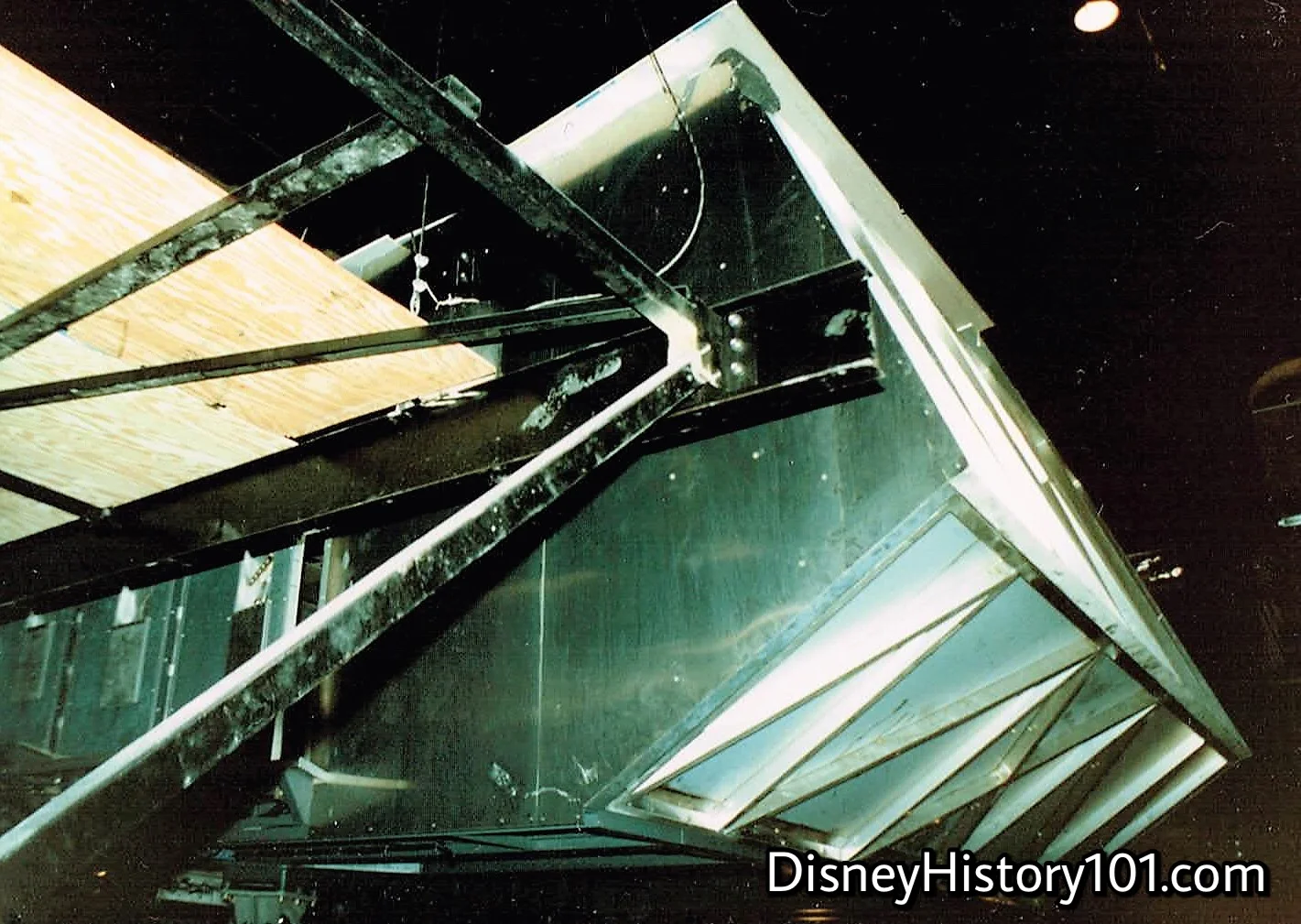A fantastic view of the Starspeeder from the Pit area below the Motion Base.